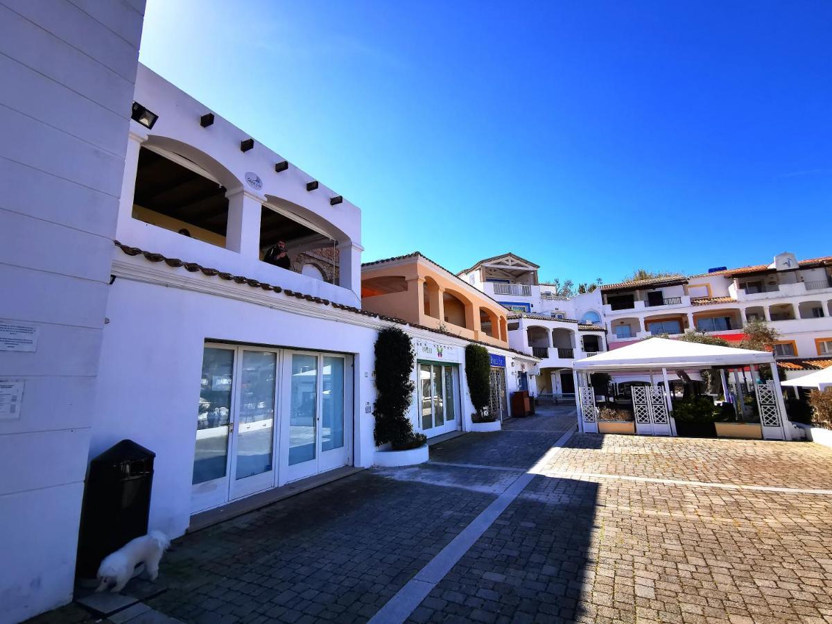 Relais Du Port Bed and Breakfast Santa Teresa Gallura Exteriör bild